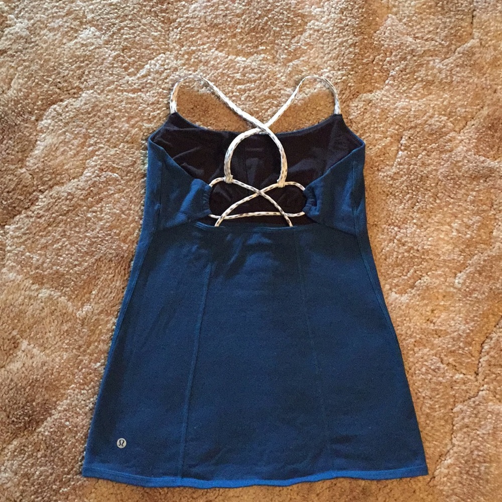 Lululemon dancing warrior tank Poseidon/Dottie dot